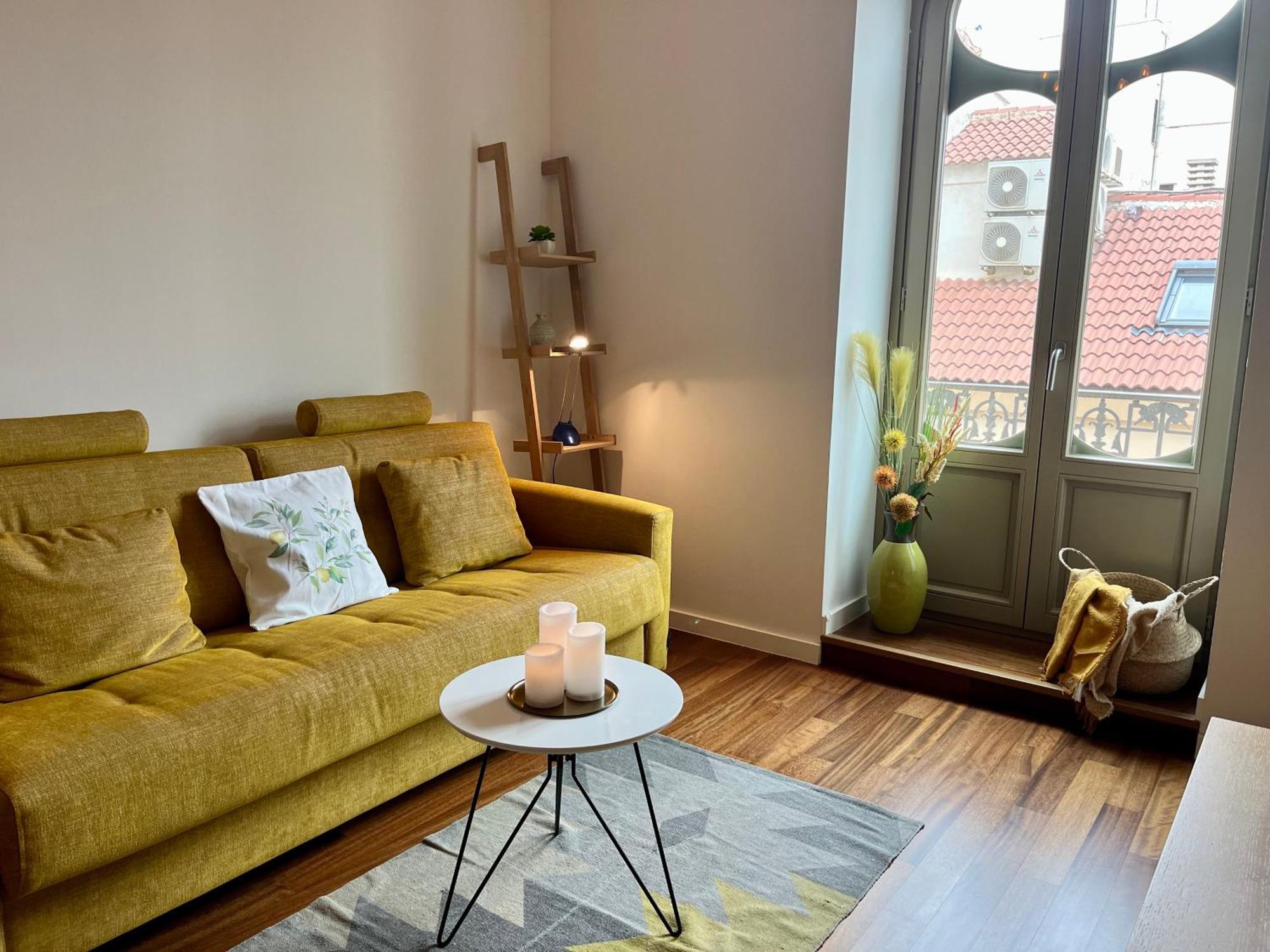 Homely Felix Saenz Deluxe Apartment *